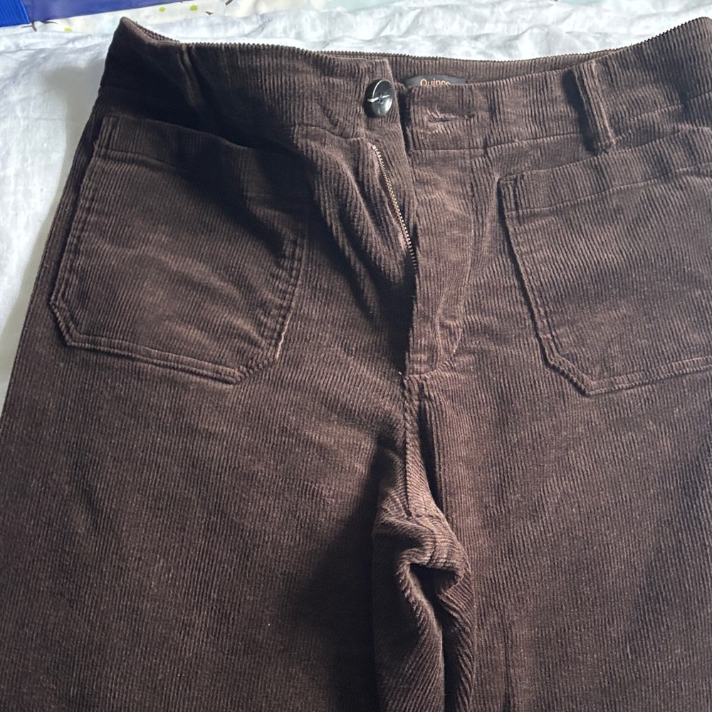 Quince women’s wide legged cropped corduroy pant. Size 10